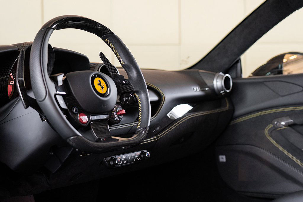 Ferrari F8 Tributo / Svensksåld / Kolfiberstolar / OBS SPEC! /