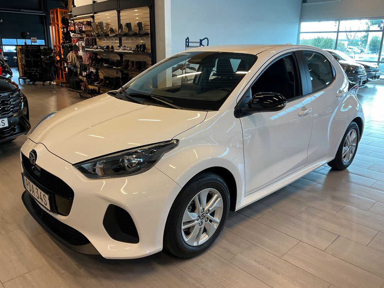 Mazda 2 Hybrid Centre-Line