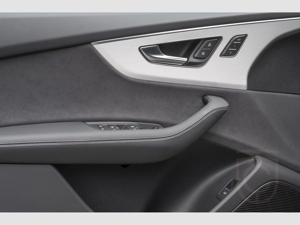 Audi SQ8 Facelift/Black+/Laser/Pano/STHZ/156UPE/23Zol