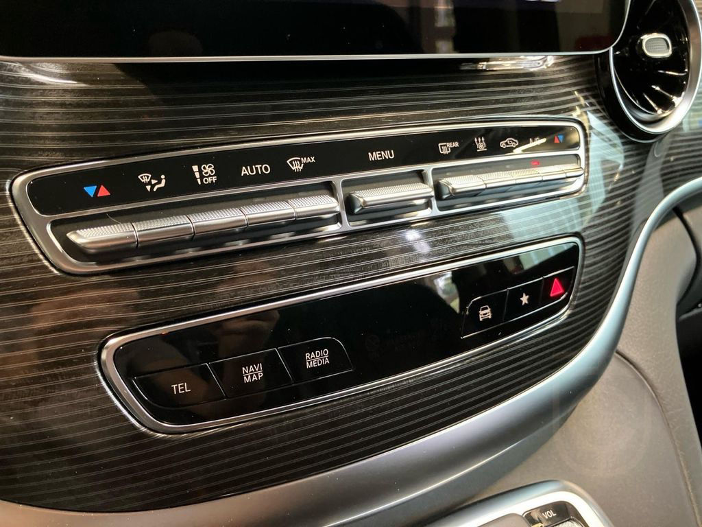 Mercedes-Benz EQV 300 L SpurW KlimaA Navi Distronic 360 PDC