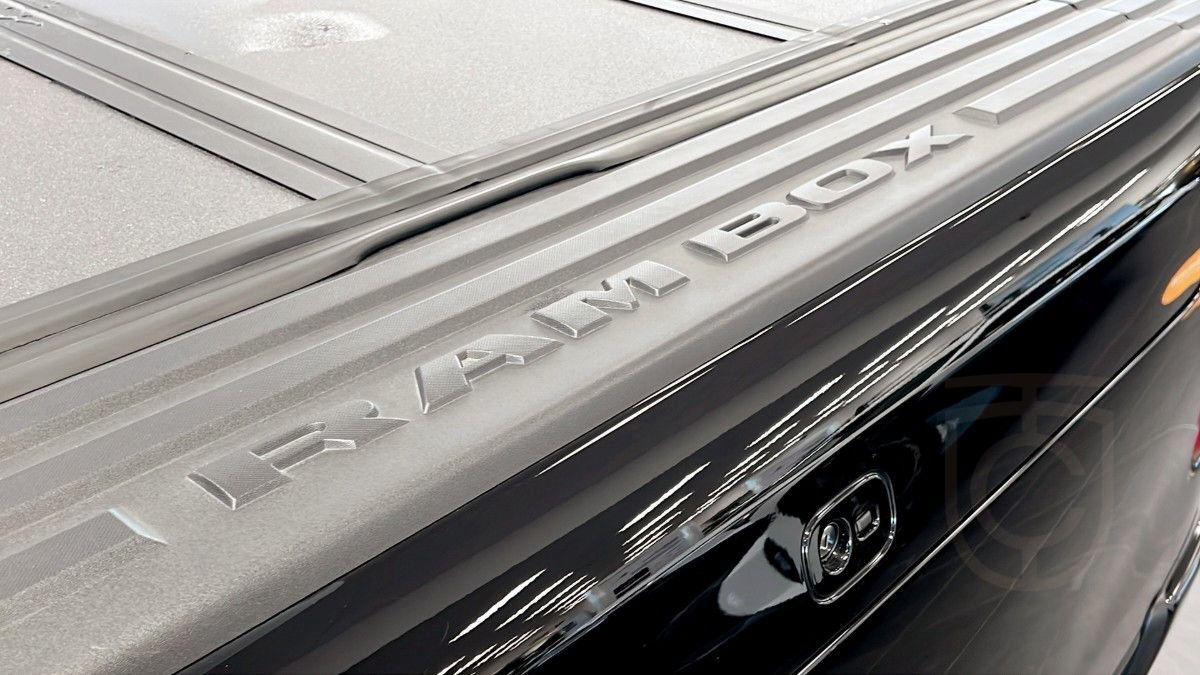 RAM 1500 Limited 4X4 NIGHT RB