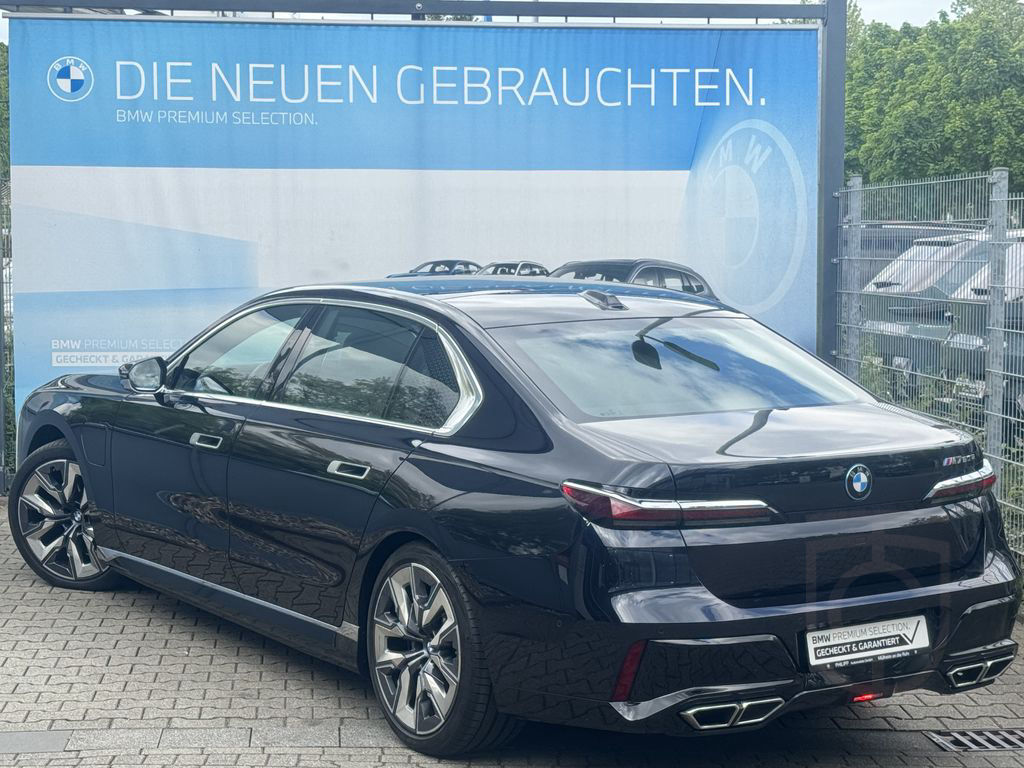 BMW M760e xDrive M Sport Massage Sitzlüft AHK DA-Pro