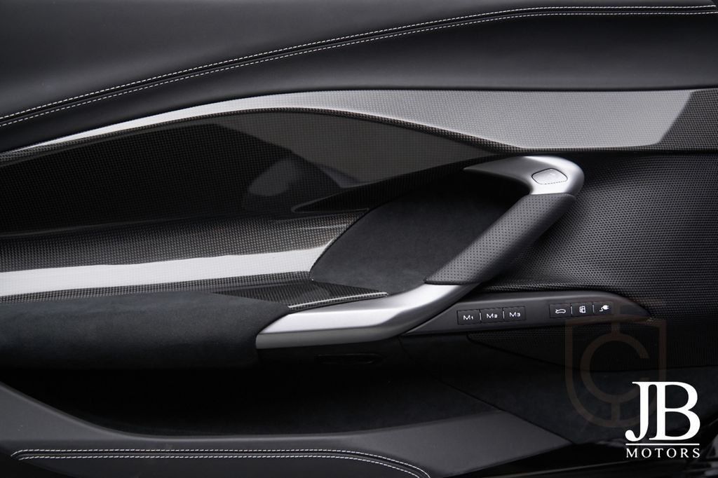 Ferrari 296 GTS Nero Daytona LIFT JBL CARBON SURROUND