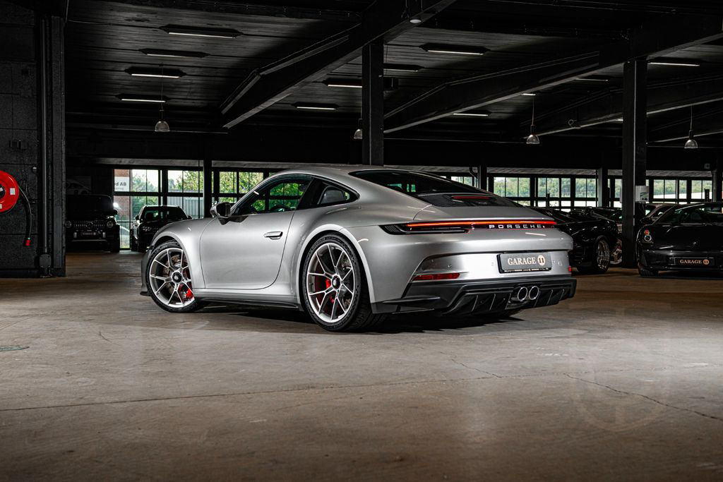 Porsche 992 GT3 Touring / 1520km / Houndstooth / VAT