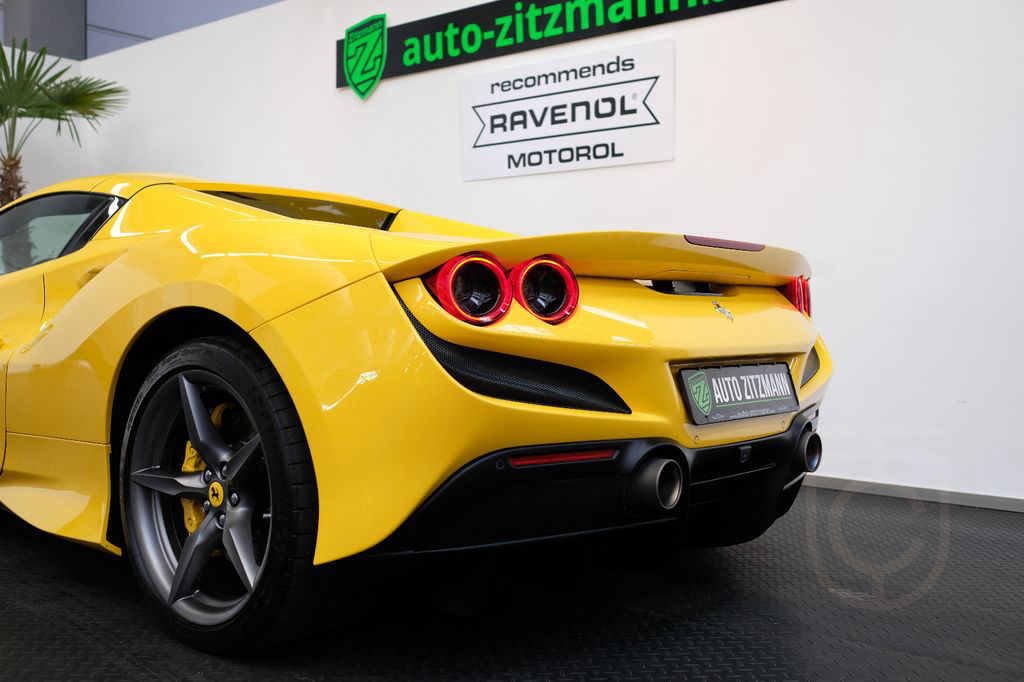 Ferrari F8 Spider/CARBON/LIFT/PASS.DISPL/RACINGSEATS/JBL