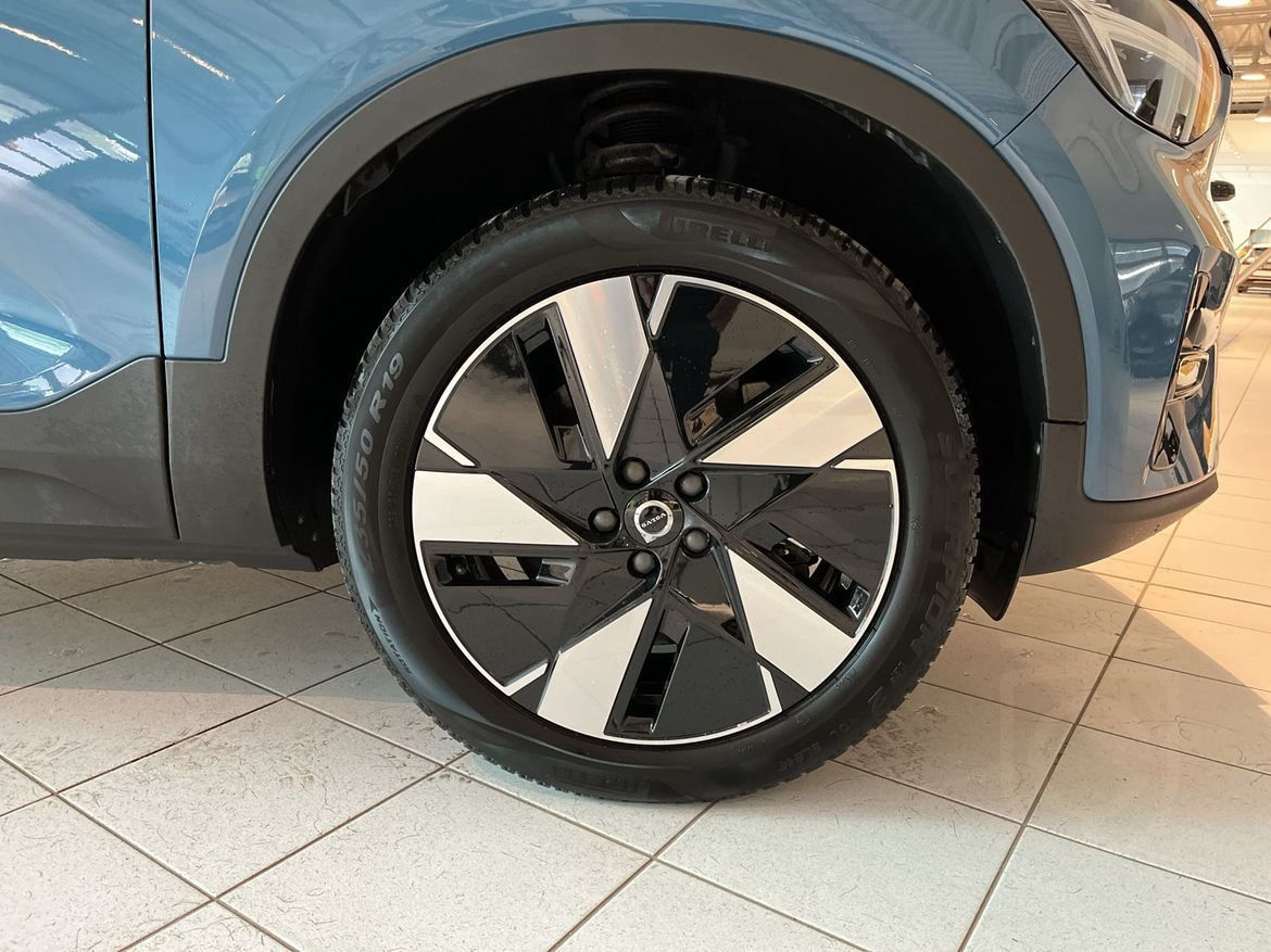 Volvo XC40 Recharge Single Motor Extd R Core