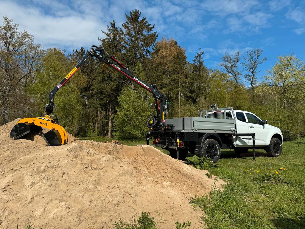 Isuzu D-Max Space Cab LS AT BIG-MAX Forstkran Greifer