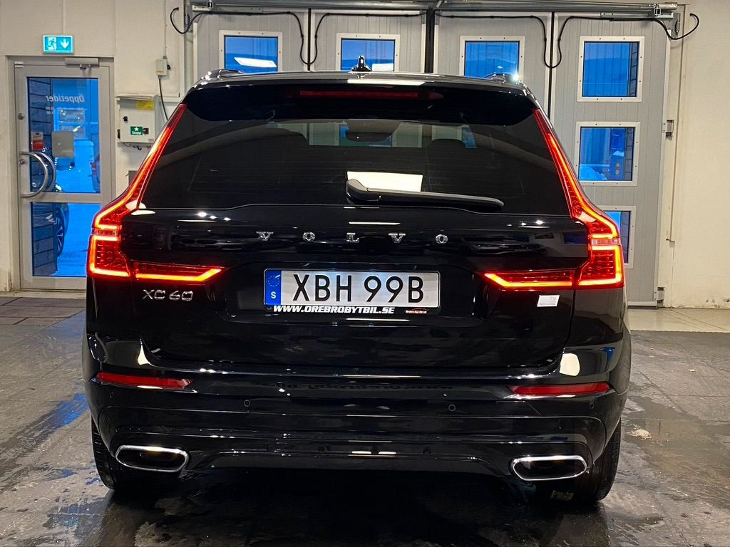 Volvo XC60 T6 AWD Recharge T6 AWD R-Design Pano