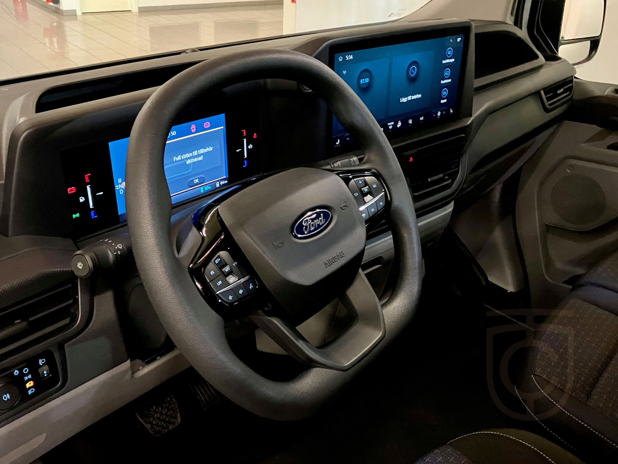 Ford E-Transit Custom 320