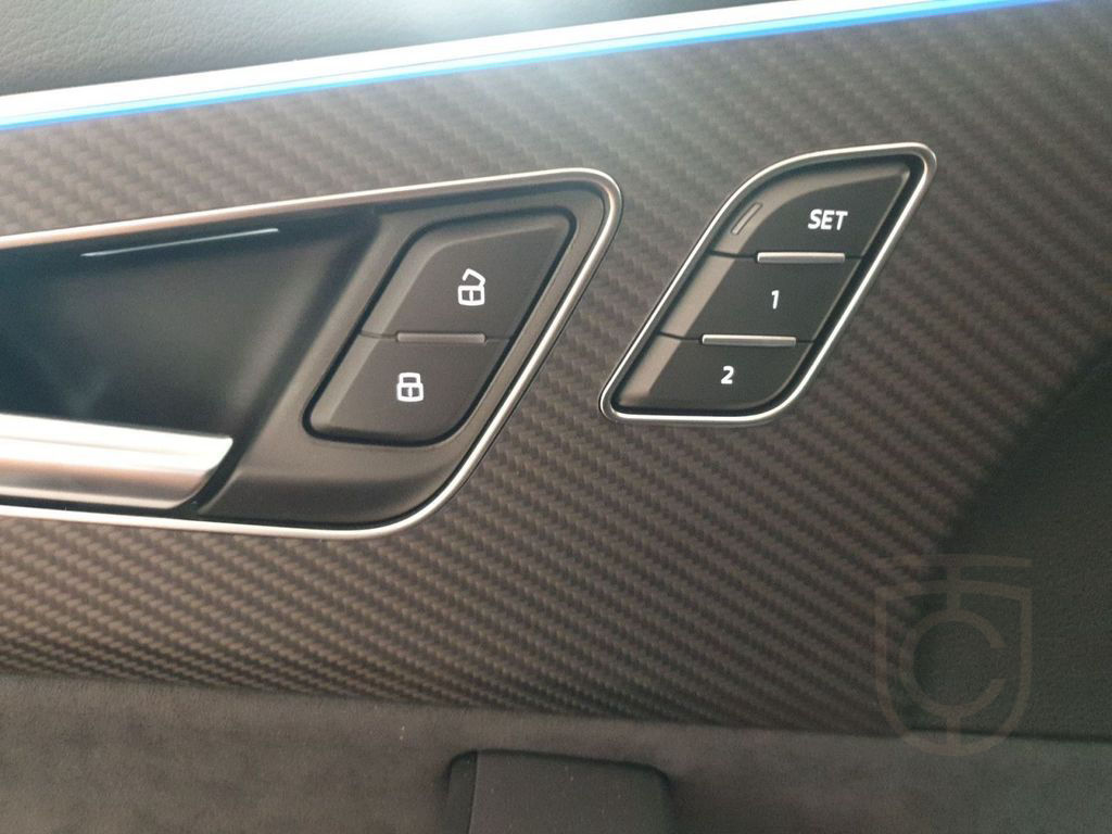 Audi SQ7 SUV TFSI 373 kW exklusive*Matrix-LED*AHK*HUD