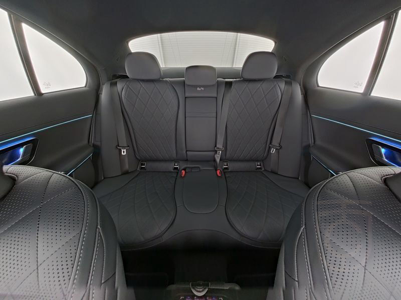 Mercedes-Benz E 300 de 4M AMG Prem+ AIRMATIC Massage HAL €110k