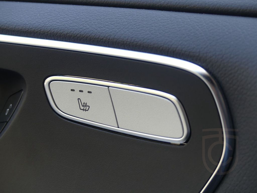 Mercedes-Benz EQV 300 L2 90 KWH AMG Line 7Persoons Leer/LED/Ca