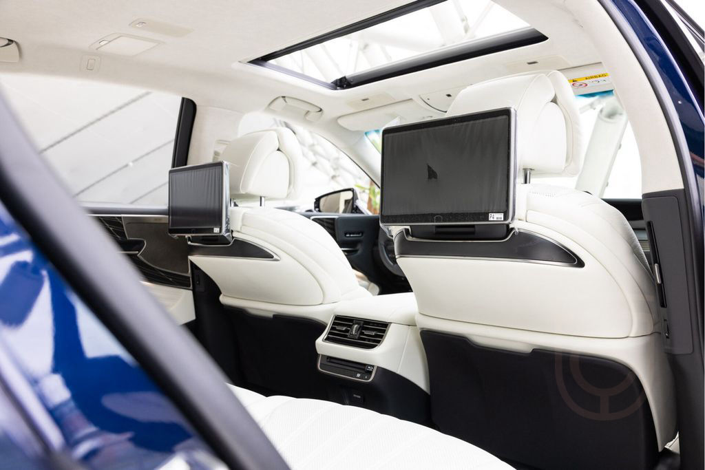 Lexus LS 500 500h AWD President Line | Ottoman seat |