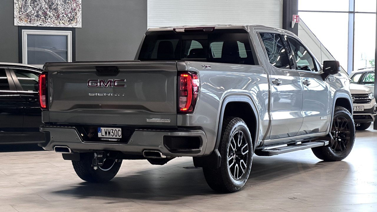 GMC Sierra 1500  5.3L V8 Elevation 4WD