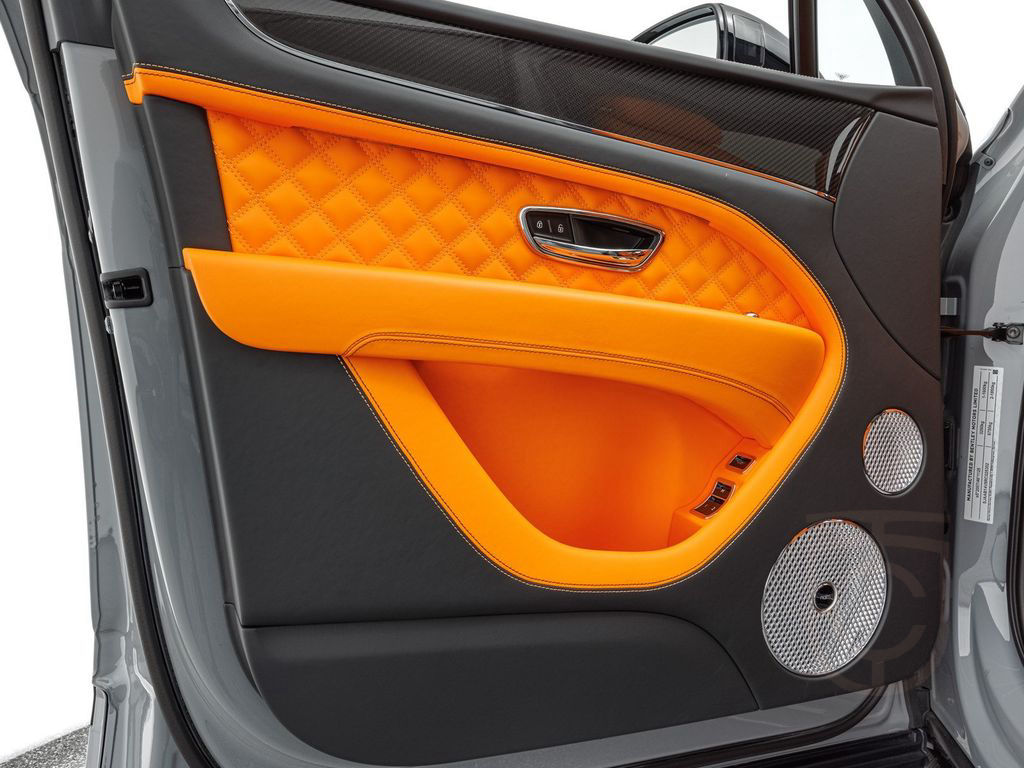 Bentley Bentayga S V8 / Mandarin - Lederfarbe