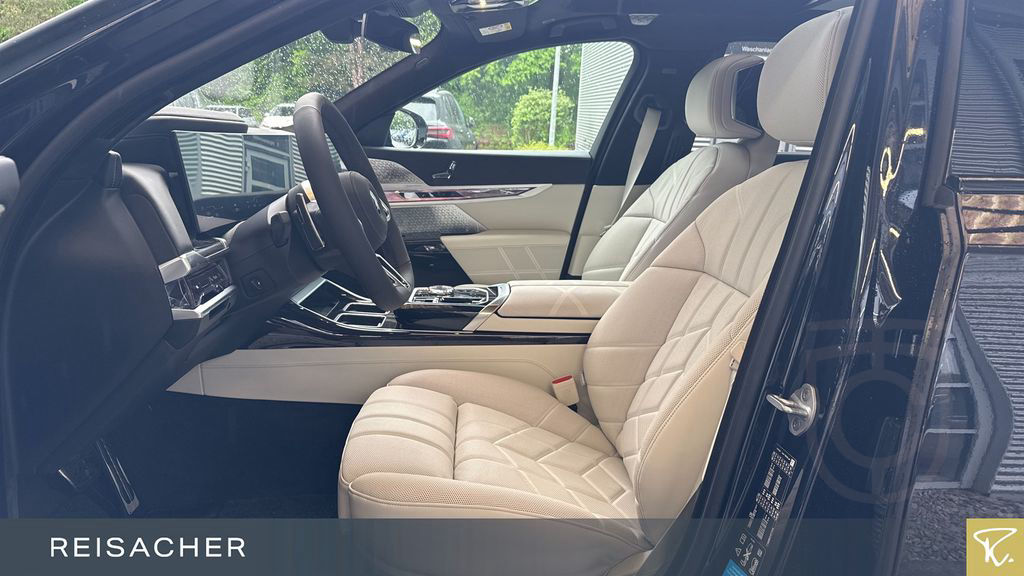 BMW 740d A xDrive M-Sport,M-Sport PRO,SkyLou,AHK,DAP