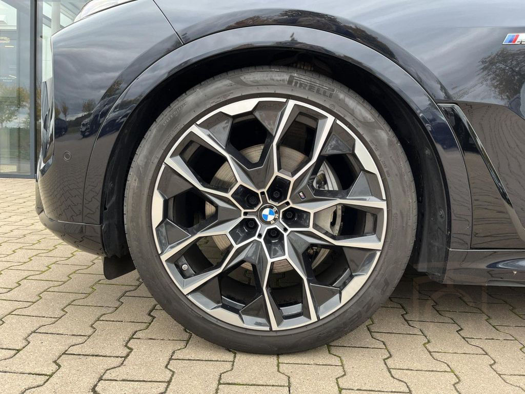 BMW X7 xDrive40i M-Sport AHK Iconic Glow 360°