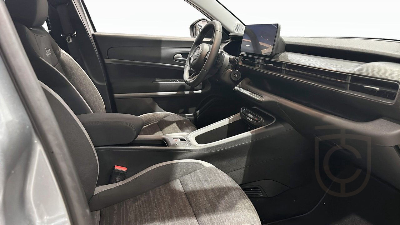 Jeep Avenger e-Hybrid e-DCS