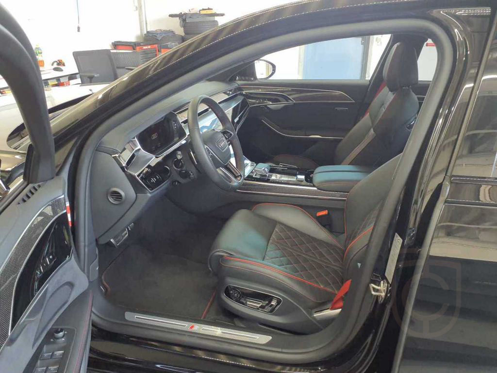 Audi S8 TFSI quattro / Pano, Standh, AHK, B&O, OLED