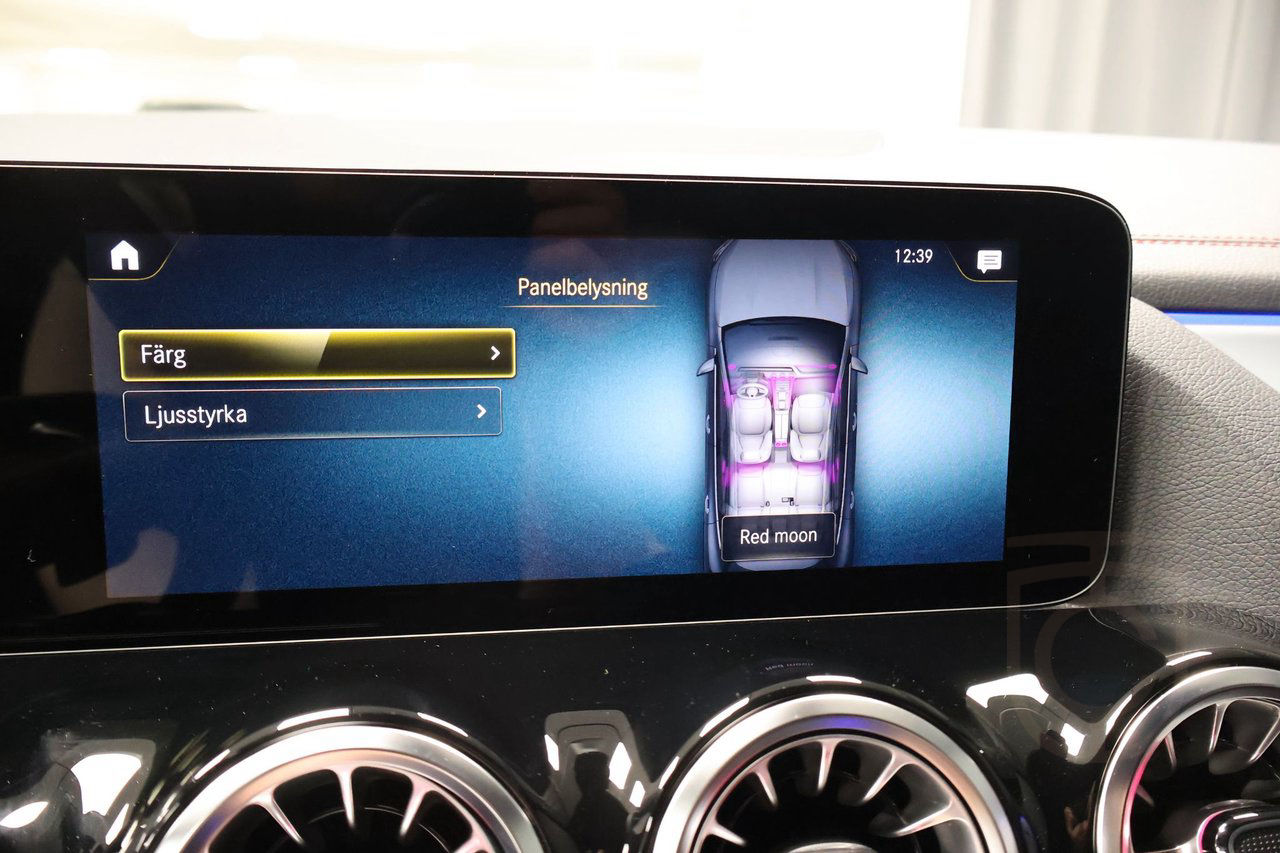 Mercedes-Benz EQA 300 4MATIC AMG ADVANCED PLUS