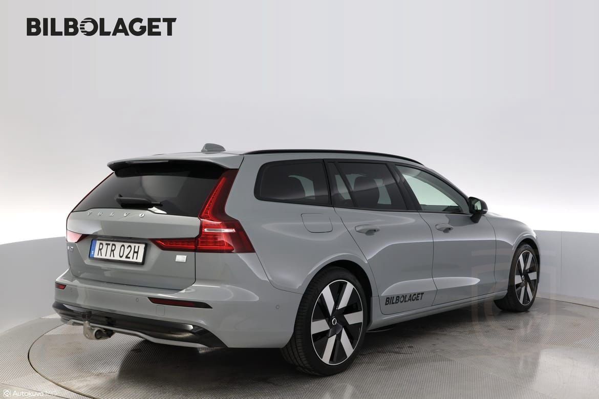 Volvo V60 Recharge T6 II Ultima Dark B&W,Drag.