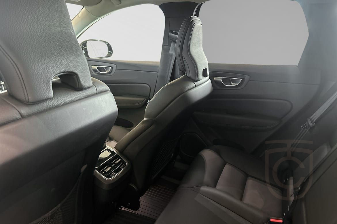 Volvo XC60 B4 AWD Diesel Plus Dark