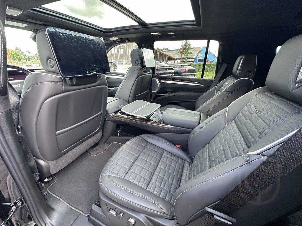 Cadillac Escalade MY25 ESV Sport Platinum Langversion