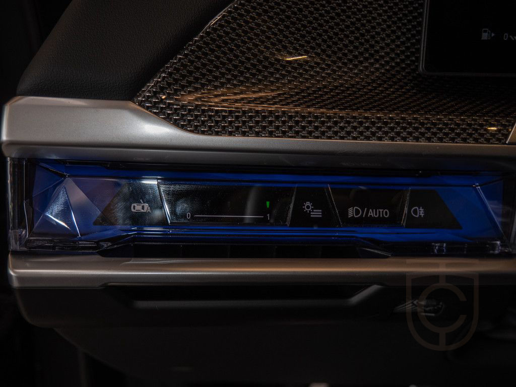 BMW 740d xDrive M-Sport ACC SITZBELÜFTUNG PANO 360°
