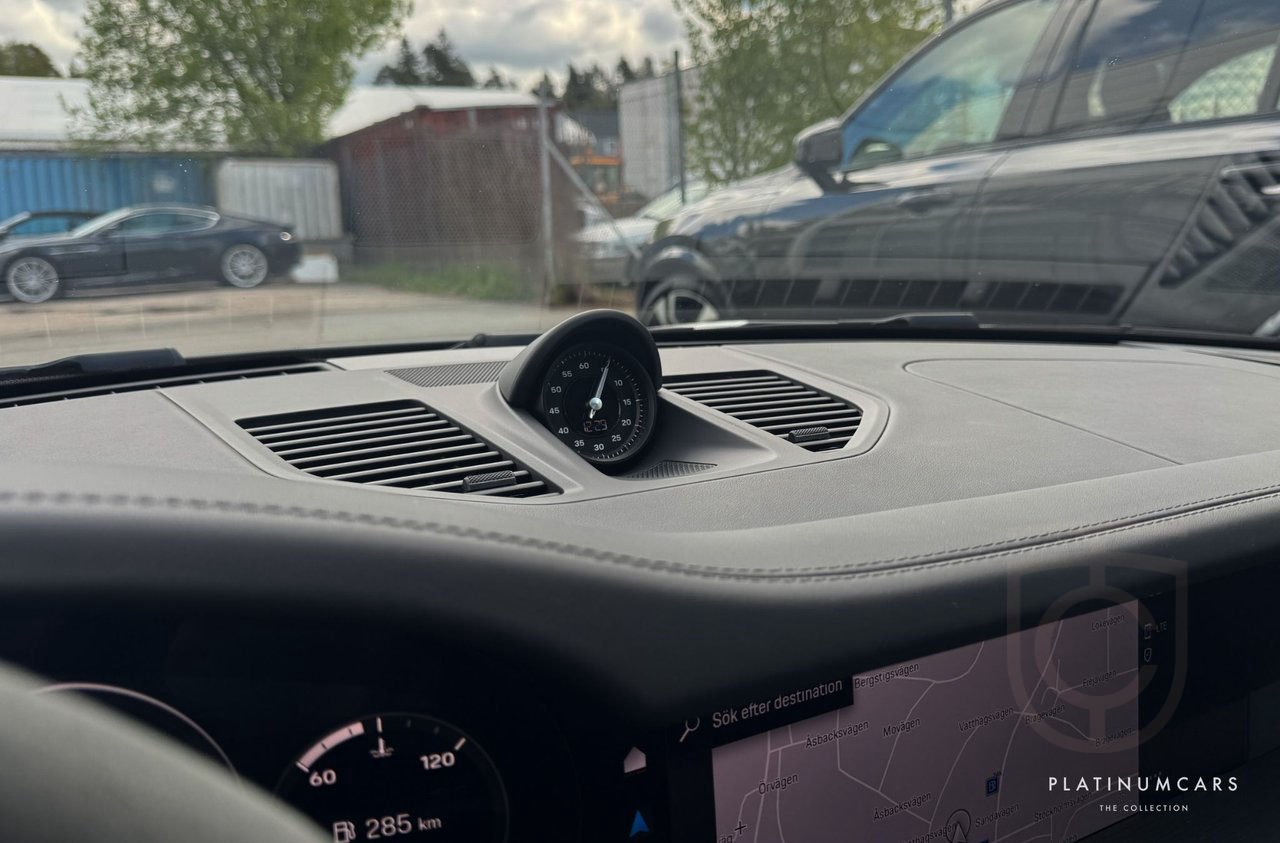 Porsche 911 992 Carrera 4 GTS