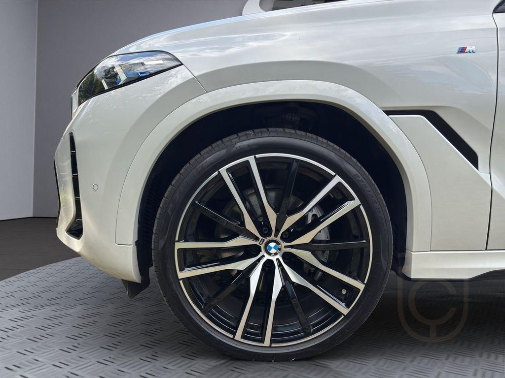BMW X6 xDrive40d | M-SPORT | AHK | Harman | PANO |