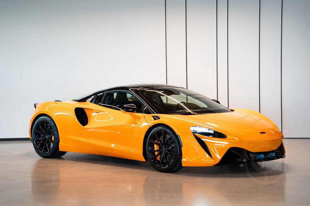 McLaren Artura MY24 , Lift*Practicality*Tech*Assist pack
