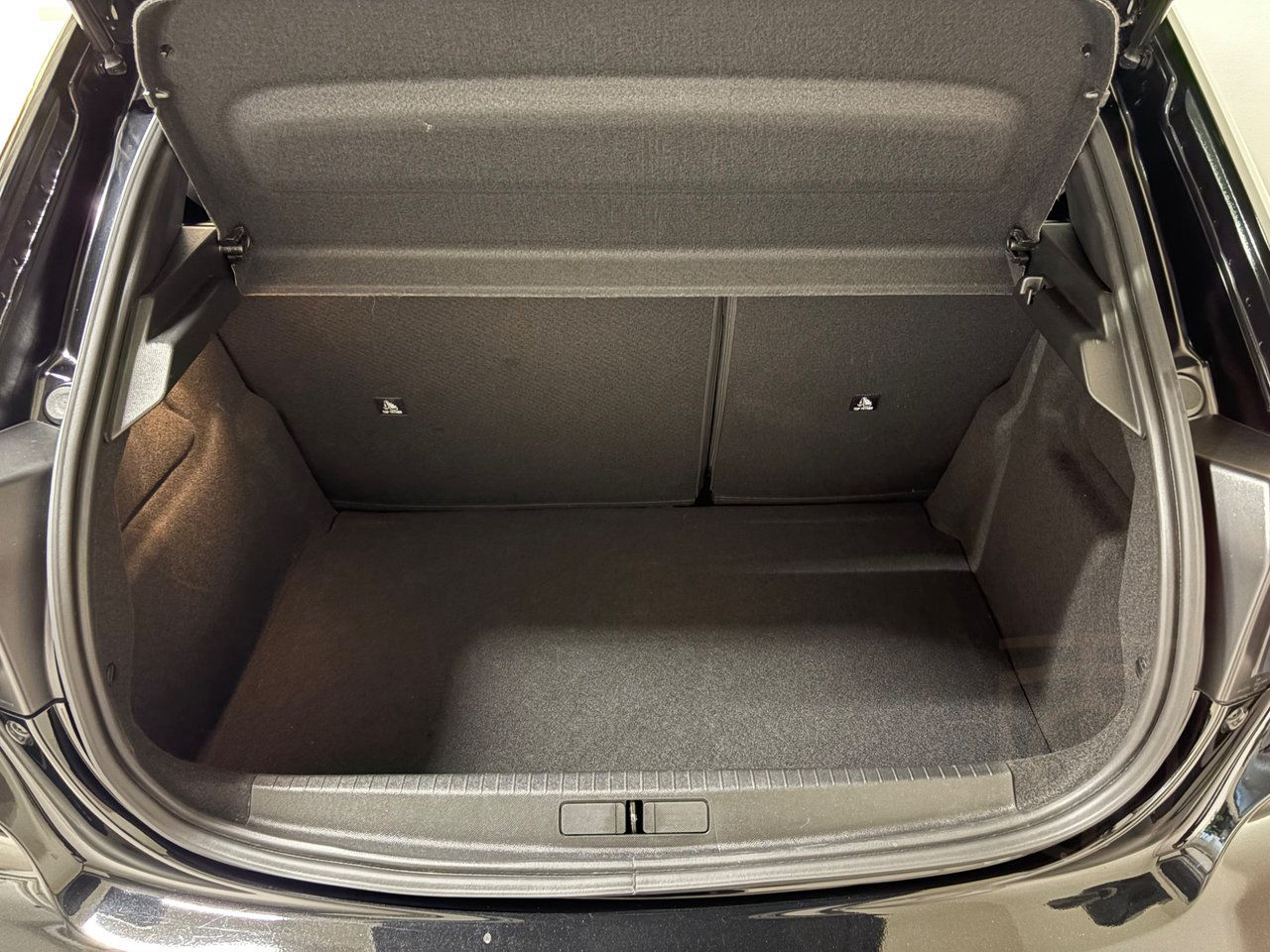 Peugeot 208 ALLURE 1.2 PT100 360kamera