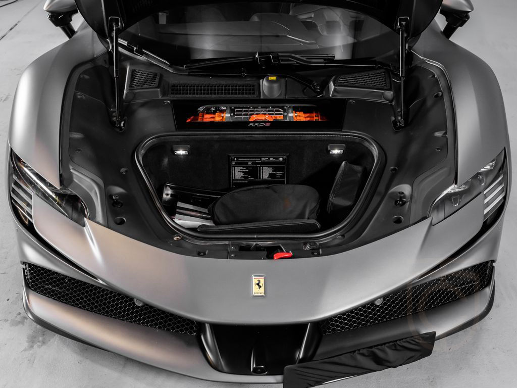 Ferrari SF90 Spyder | 1.Hand | Carbon | Lift | AFS |