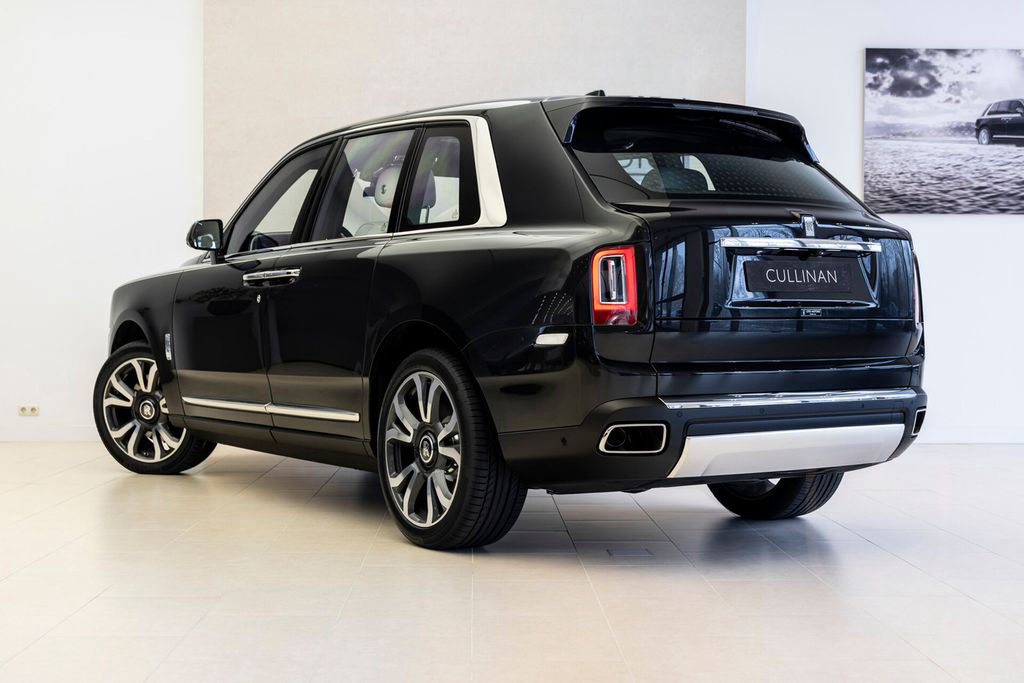 Rolls-Royce Cullinan 6.75 V12