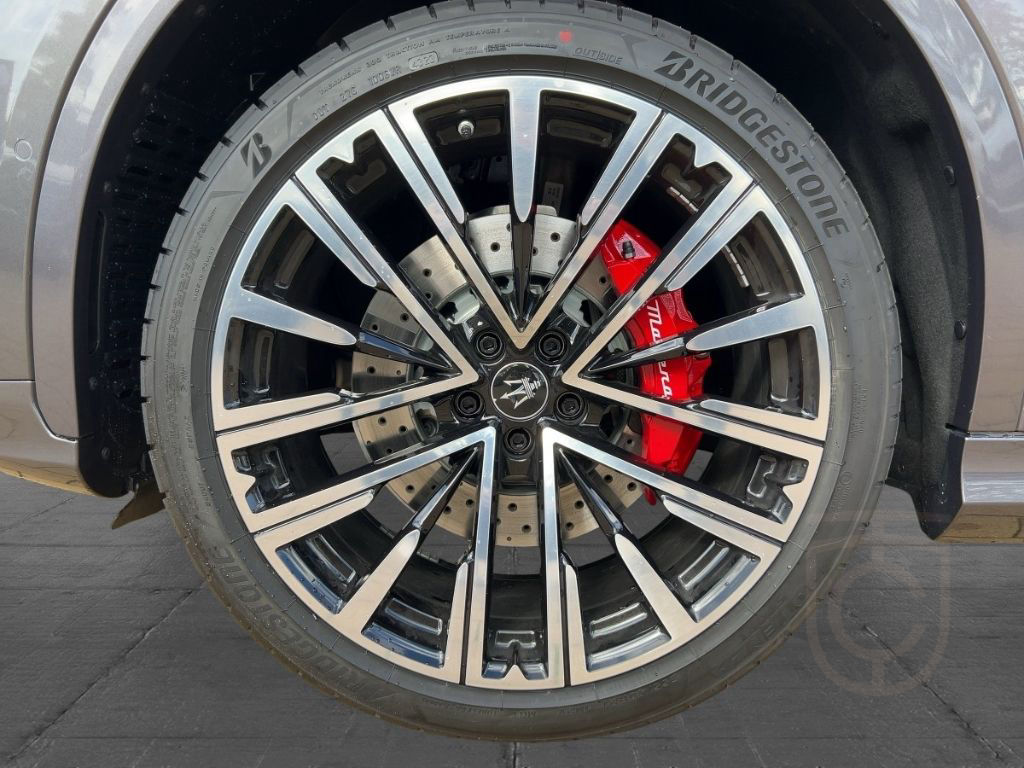 Maserati Grecale Trofeo V6 530HP AWD MY24 -Carbon -Klima