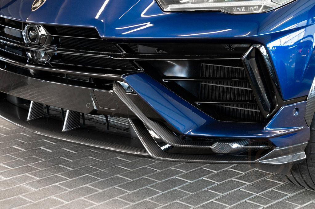 Lamborghini Urus Performante|FULL CARBON|AKRAPOVIC|B&O|VOLL