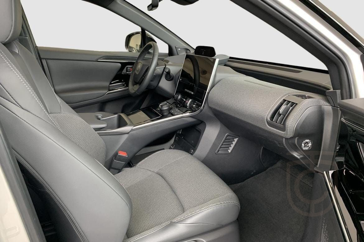 Toyota bZ4X 2WD STYLE PREMIUMPAKET PANORAMAGLASTAK BI-TONE
