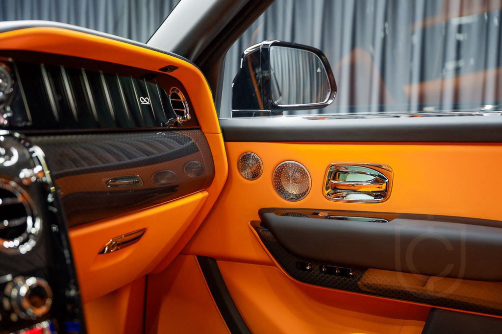 Rolls-Royce Cullinan Black Badge 4Seats Starlight 2025 FULL