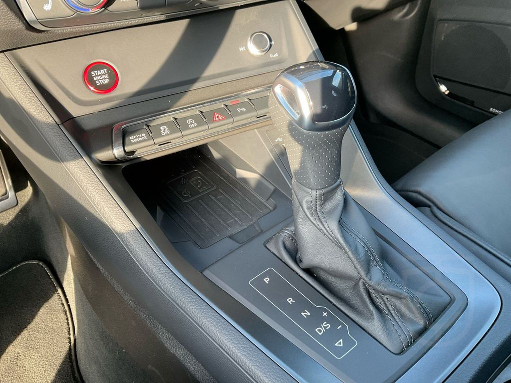 Audi RS Q3 Nappa 360° AHK Sonos 280 km/h Fahrwerk RS+