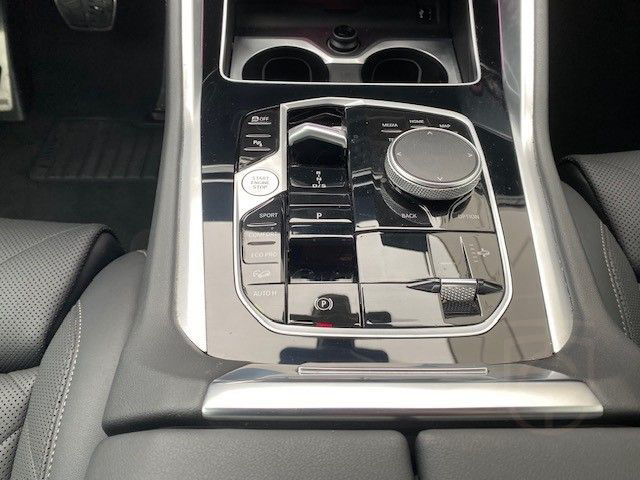 BMW X6 xDrive30d M Sport AHK PanoSky StandHz Massage