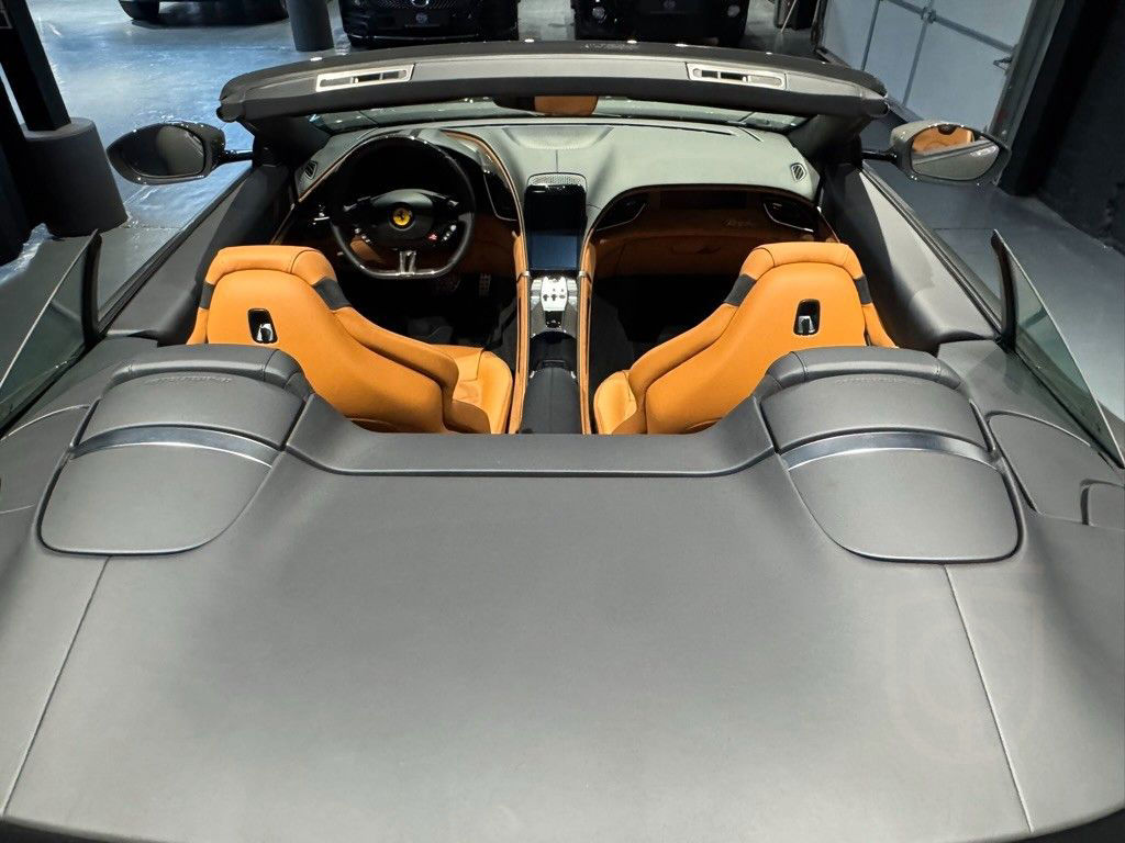 Ferrari Roma Spider / I Hand / 720 KM /