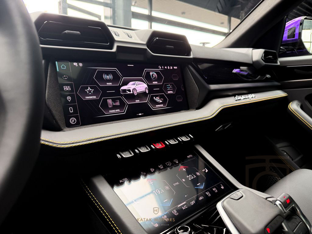 Lamborghini URUS SE HYBRID4.0 V8/PANO/HEAD-UP/COOL SEAT