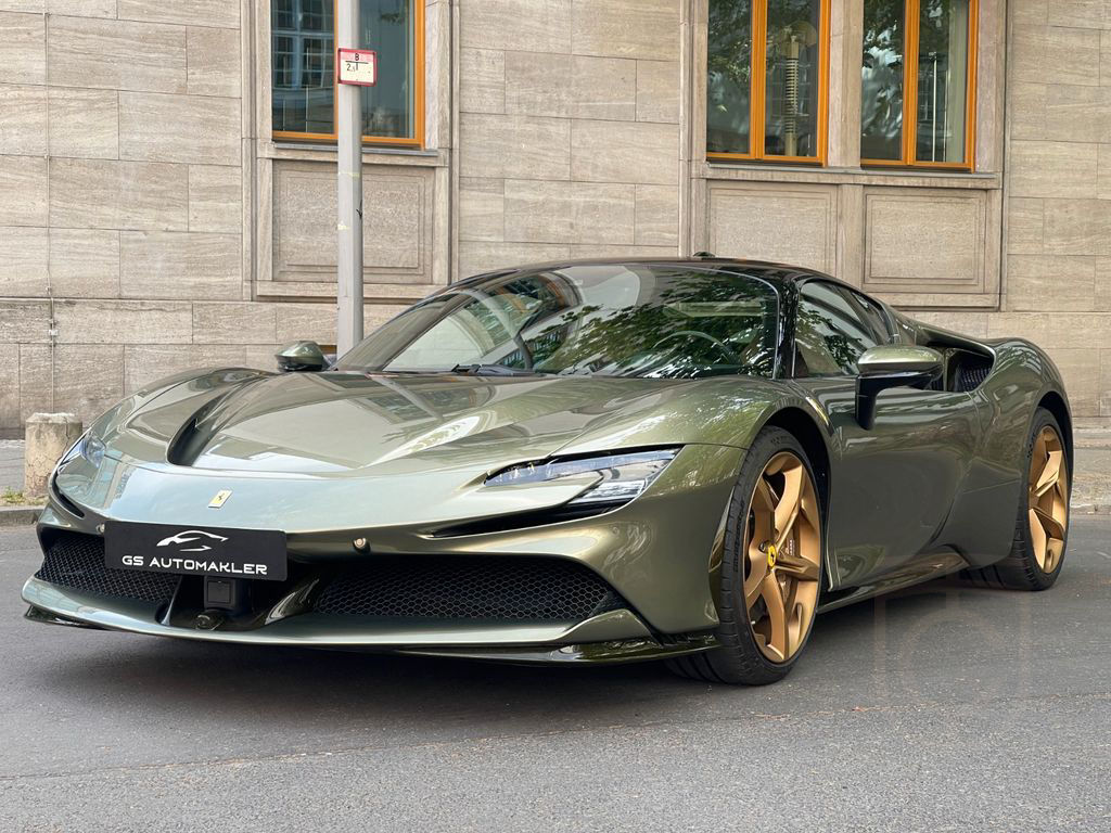 Ferrari SF90 Stradale Verde Masoni Carbon Verde Militare