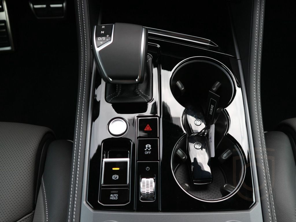 Volkswagen Touareg R-Line 3,0 V6 TDI SCR 4MOTION (286 PS)*A