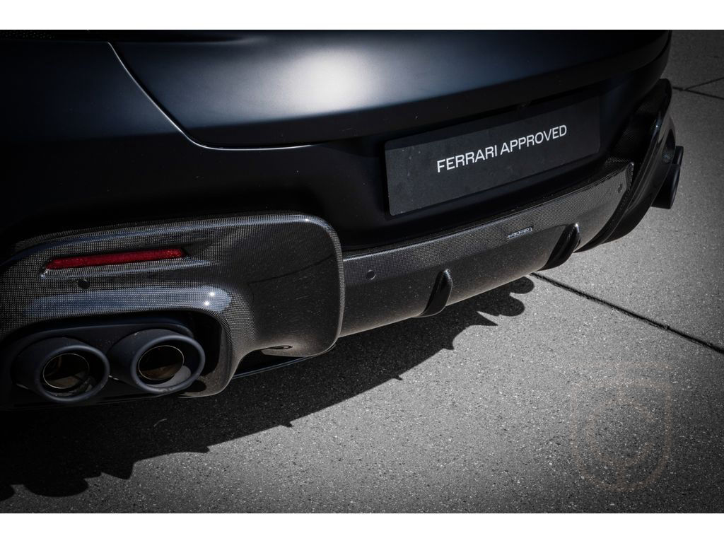 Ferrari Purosangue *Matt*Carbon+LED*Lift*360°*Privacy*