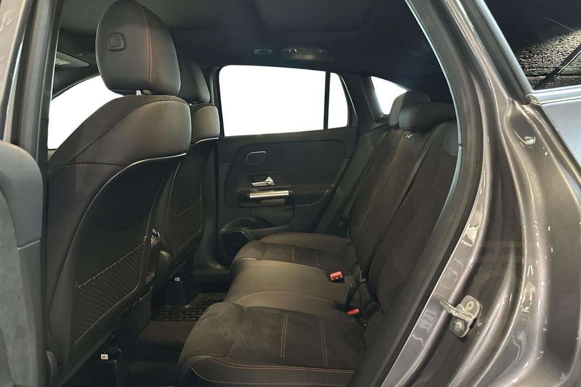 Mercedes-Benz GLA 200 AMG Panorama 360° Distronic