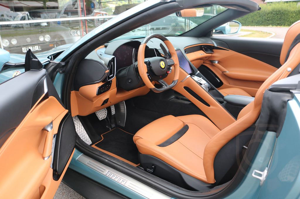 Ferrari Roma Spider