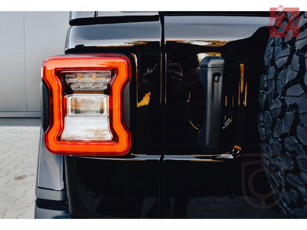 Jeep Wrangler Unl. Rubicon 2.0l US Stoßstange 285 AT