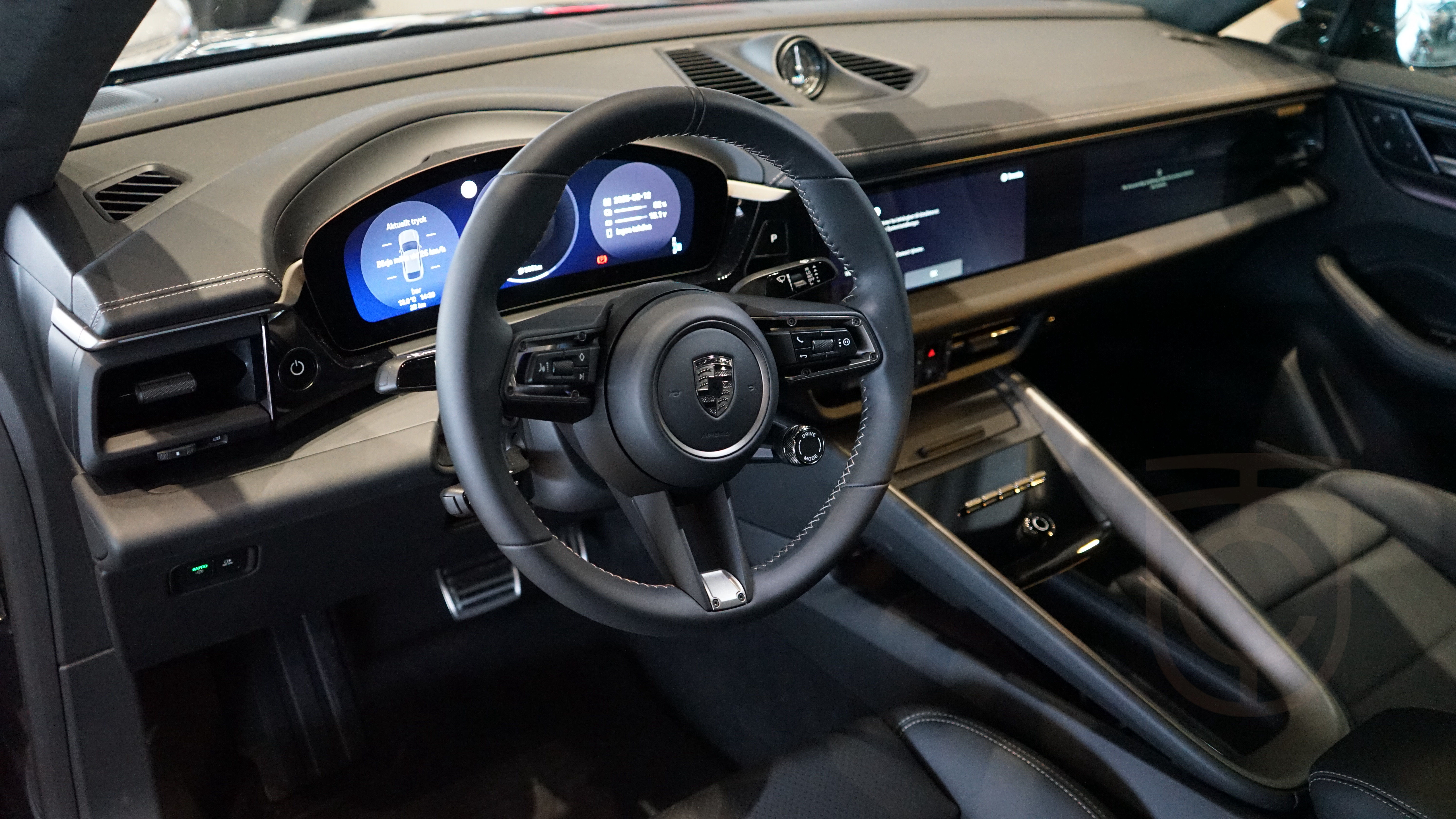 Porsche Macan Turbo Electric