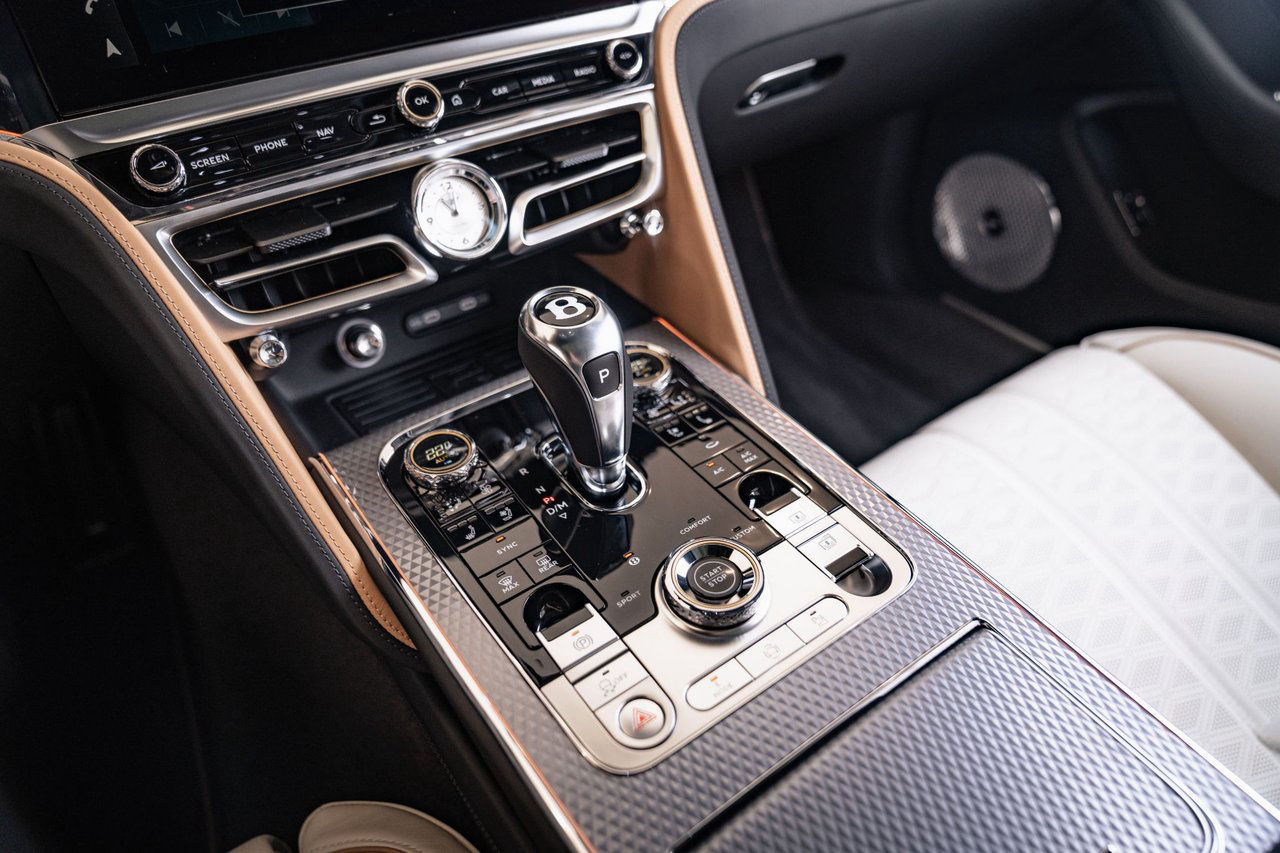 Bentley Flying Spur Mulliner Ultra Performance Hybrid